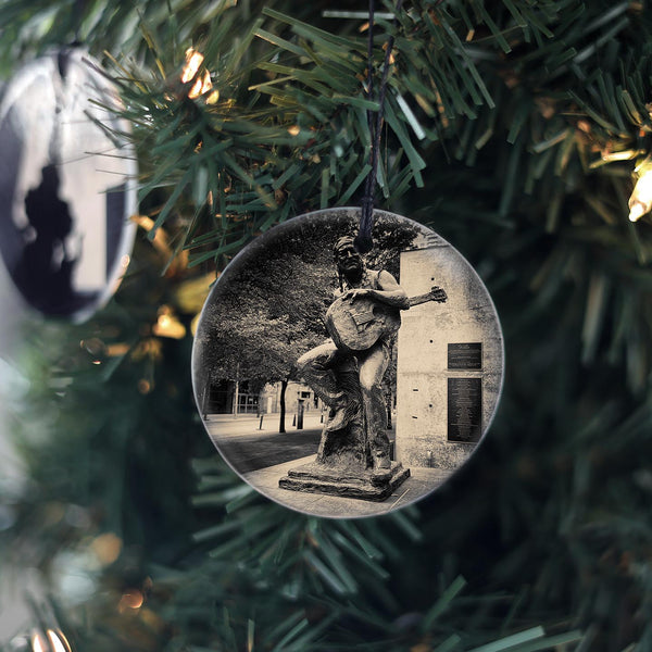 Willie Nelson Statue